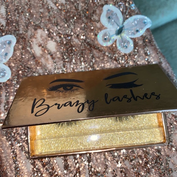 Lashes - Picture 4 of 4